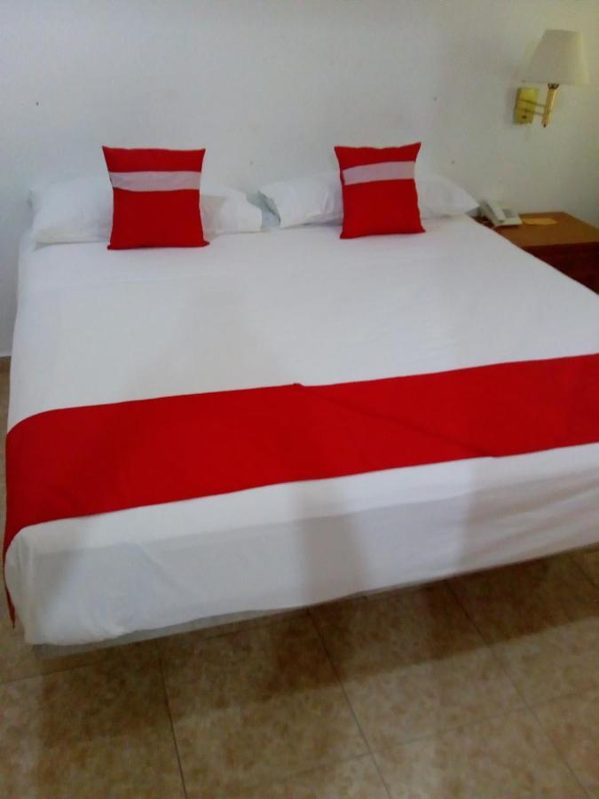 Hotel Gandhi Chetumal Esterno foto