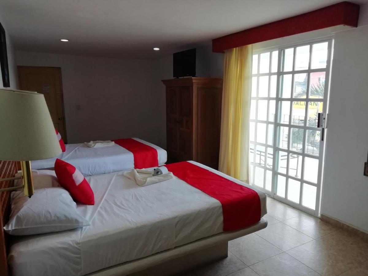 Hotel Gandhi Chetumal Esterno foto